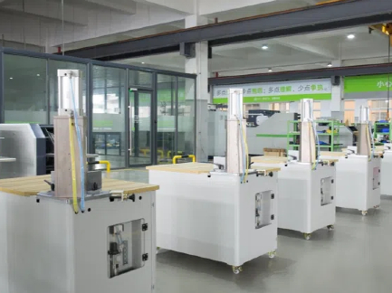 أهمية الدقة في آلات القطع الزاوية للتغليف والطباعة