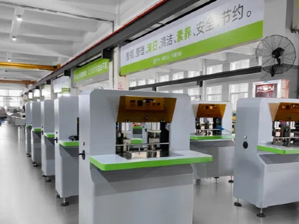 دليل كامل لآلات قطع العمود الفقري للورق لتصنيع الكتب والمجلد